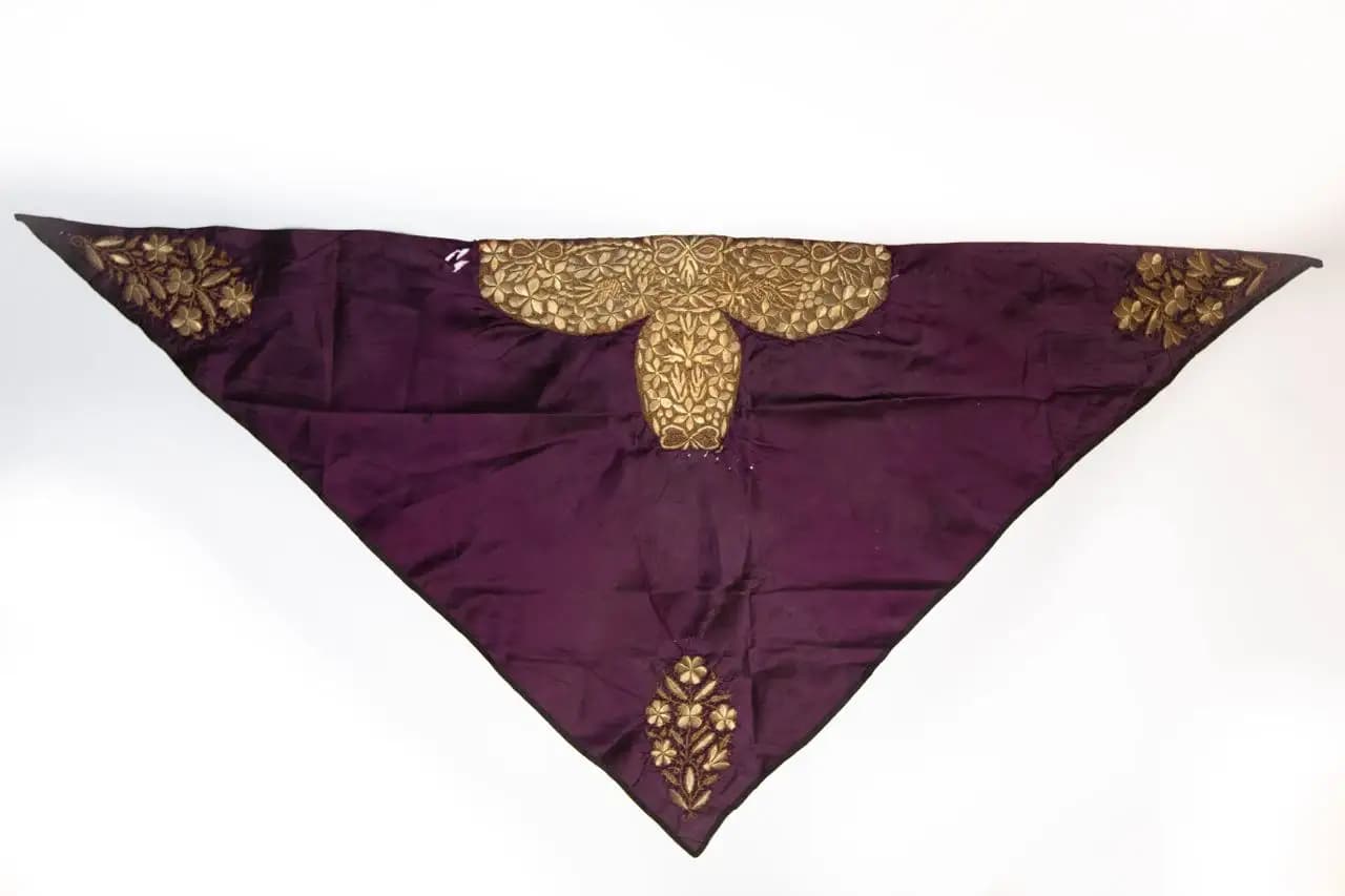 Золотые узоры виноградной лозы